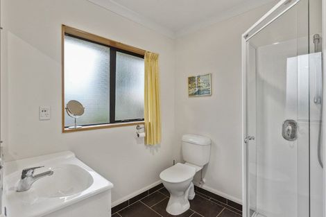 Photo of property in 11 Aburoc Place, Paraparaumu Beach, Paraparaumu, 5032