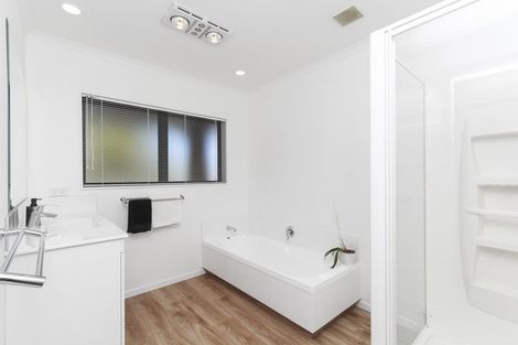 Photo of property in 192b Heta Road, Highlands Park, New Plymouth, 4312