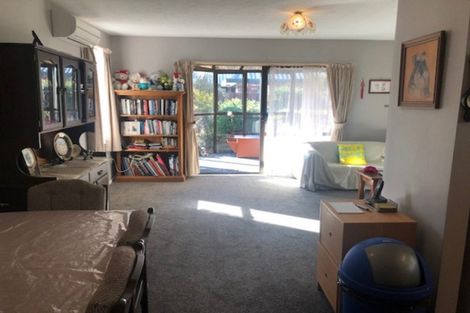 Photo of property in 2/6 Florance Place, Parklands, Christchurch, 8083