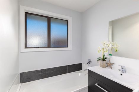 Photo of property in 6 Blossomdale Place, Bishopdale, Christchurch, 8053