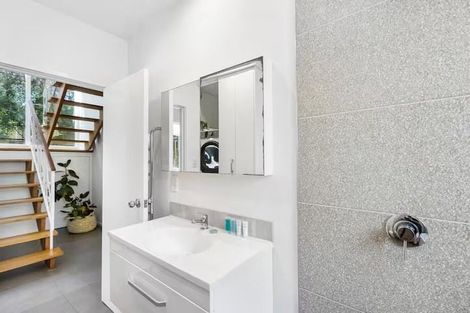 Photo of property in 3/4 Beach Road, Castor Bay, Auckland, 0620