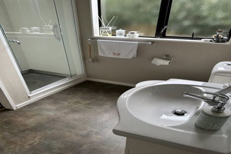 Photo of property in 1a Bathurst Street, Silverstream, Upper Hutt, 5019