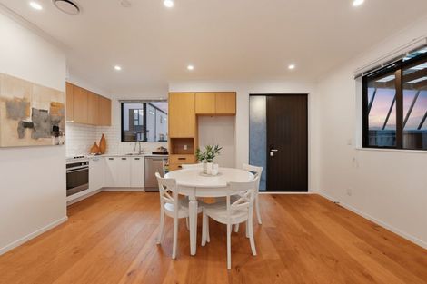 Photo of property in 66 Waipuhinui Way, Wiri, Auckland, 2104