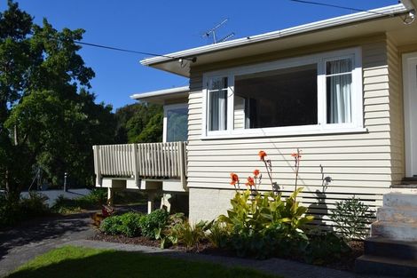 Photo of property in 25 Beaumont Crescent, Frankleigh Park, New Plymouth, 4310