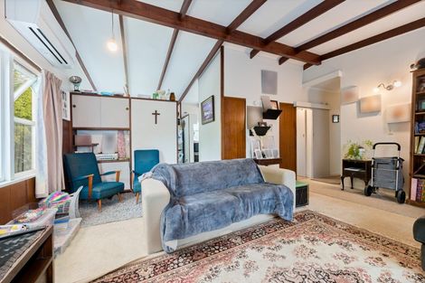 Photo of property in 64 Sylvan Crescent, Te Atatu South, Auckland, 0610