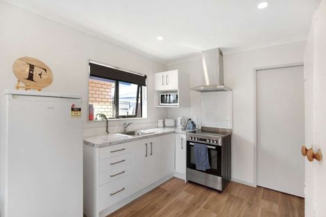 Photo of property in 21 Story Street, Foxton Beach, Foxton, 4815