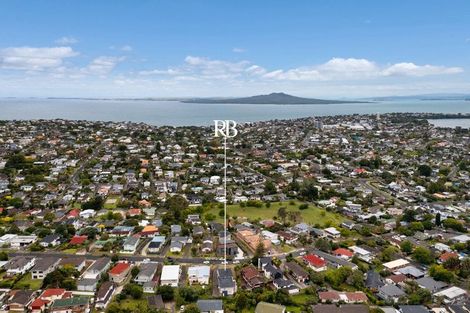 Photo of property in 1/27 Knightsbridge Drive, Forrest Hill, Auckland, 0620