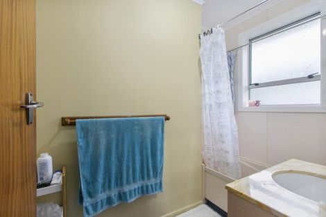 Photo of property in 270a Wellington Road, Wainuiomata, Lower Hutt, 5014