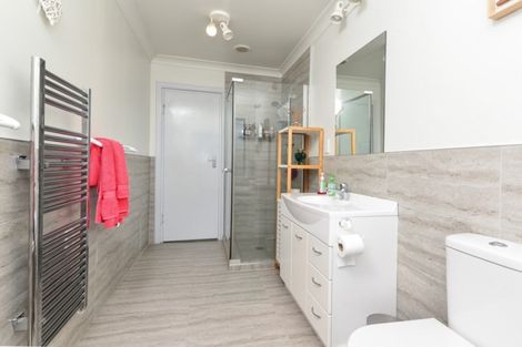 Photo of property in 72 Forest Lake Road, Forest Lake, Hamilton, 3200