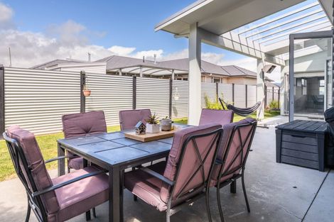 Photo of property in 1 Tennyson Avenue, Kelvin Grove, Palmerston North, 4414