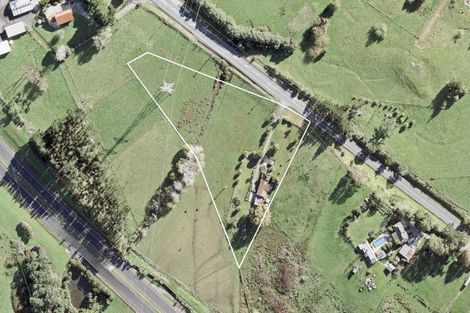 Photo of property in 1746 East Coast Road, Stillwater, Silverdale, 0794