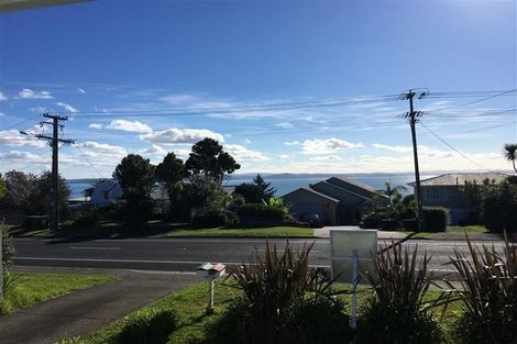 Photo of property in 2/1341 Whangaparaoa Road, Army Bay, Whangaparaoa, 0930