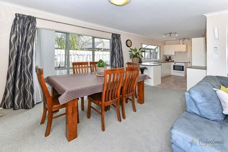 Photo of property in 4 Reremanu Place, Weymouth, Auckland, 2103