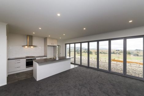 Photo of property in 34 Varsity Heights, Fitzherbert, Palmerston North, 4410
