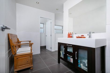 Photo of property in 17a Churchouse Road, Greenhithe, Auckland, 0632