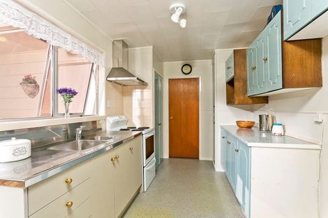 Photo of property in 52 Lavery Place, Sunnynook, Auckland, 0632