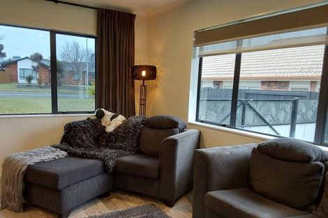 Photo of property in 4 Heaphy Place, Pukehangi, Rotorua, 3015