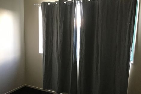 Photo of property in 36 Woodbank Drive, Glen Eden, Auckland, 0602