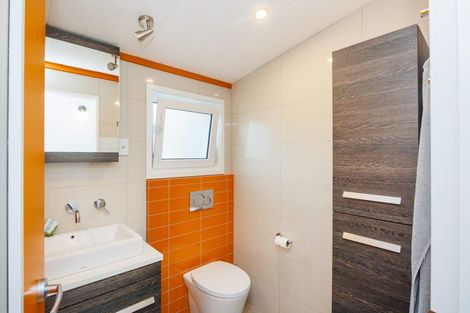 Photo of property in 21 Heathcote Place, Fitzherbert, Palmerston North, 4410