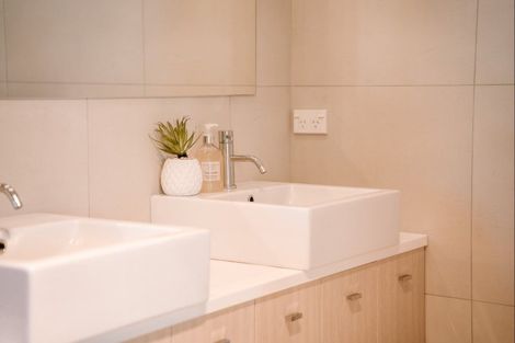 Photo of property in 2/35 Victoria Road, Mount Maunganui, 3116