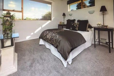 Photo of property in 76 Weatherly Road, Torbay, Auckland, 0630