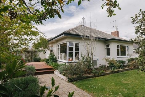 Photo of property in 14 Trent Avenue, Hokowhitu, Palmerston North, 4410