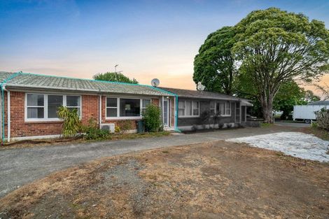 Photo of property in 2/8 Winspear Place, Manukau, Auckland, 2025