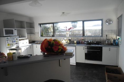 Photo of property in 7 Hurworth Grove, Waikanae, 5036