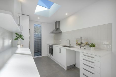 Photo of property in 2/204 Edgeware Road, Edgeware, Christchurch, 8013