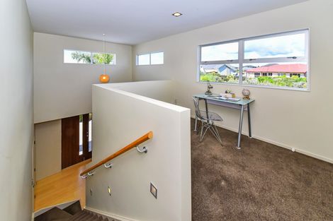 Photo of property in 16 Stranraer Crescent, Wattle Downs, Auckland, 2103