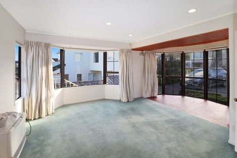 Photo of property in 38 Gurkha Crescent, Khandallah, Wellington, 6035