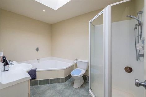 Photo of property in 5/1 Hillcrest Avenue, Hillcrest, Auckland, 0627