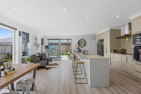 Photo of property in 41 Te Kio Crescent, Papamoa Beach, Papamoa, 3118