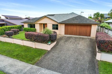 Photo of property in 73 Saint James Drive, Huntington, Hamilton, 3210