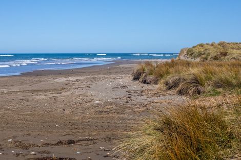 Photo of property in 28 Reefview Way, Flat Point, 5883