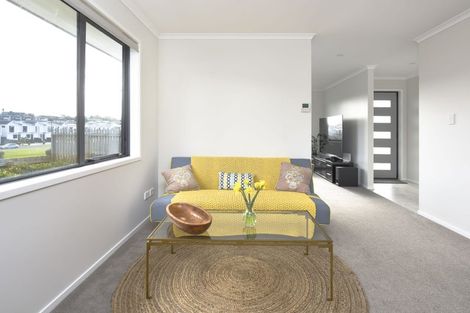 Photo of property in 43 Symes Drive, Red Beach, 0932