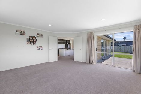 Photo of property in 11 Rawiri Drive, Bell Block, New Plymouth, 4312