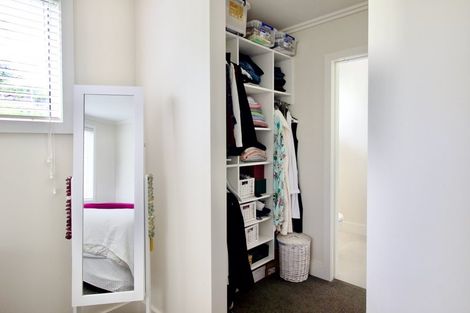 Photo of property in 17a Target Road, Totara Vale, Auckland, 0629