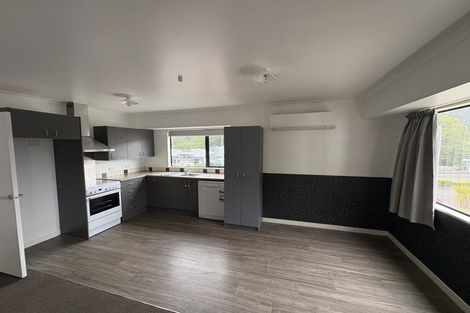 Photo of property in 332 Kaikorai Valley Road, Bradford, Dunedin, 9011