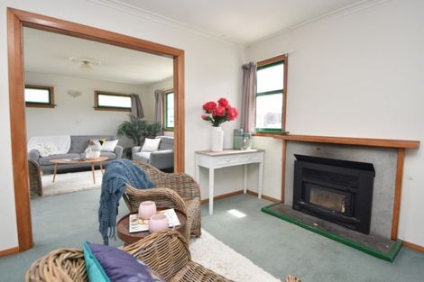 Photo of property in 74 Kent Street, Carterton, 5713