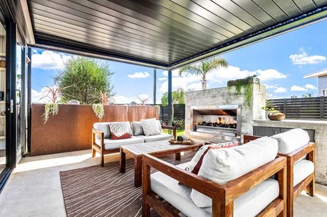 Photo of property in 2 Patiki Place, Omaha, 0986