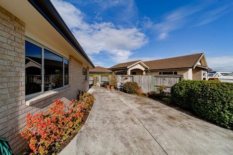Photo of property in 82 Belgrove Drive, Waipukurau, 4200