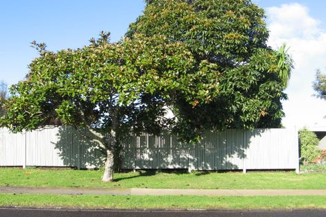 Photo of property in 2/4 Arkley Avenue, Farm Cove, Auckland, 2012