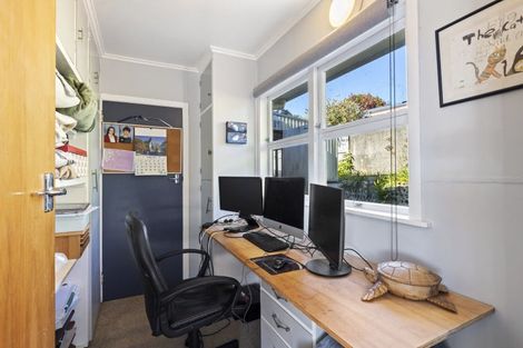 Photo of property in 52 Queens Road, Glen Avon, New Plymouth, 4312