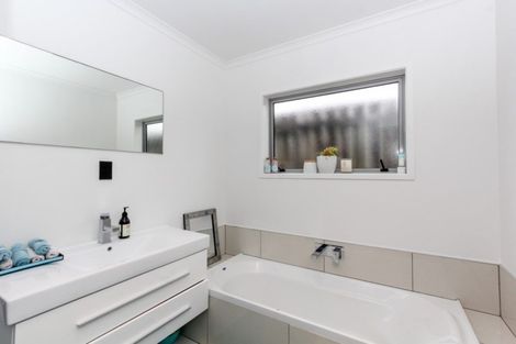 Photo of property in 4 Coby Sydney Drive, Bell Block, New Plymouth, 4312