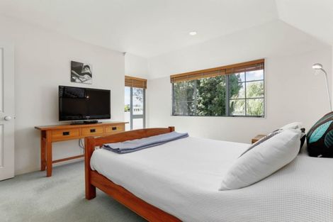 Photo of property in 31 Oakwood Grove, Eastern Beach, Auckland, 2012