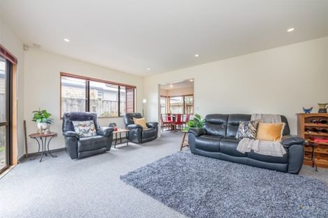 Photo of property in 2/14 Vincent Street, Waterloo, Lower Hutt, 5011