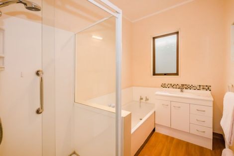 Photo of property in 9 Wakefield Grove, Waikanae, 5036