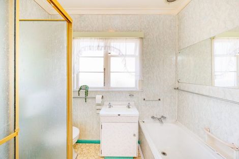 Photo of property in 6 Freyberg Street, Roslyn, Palmerston North, 4414