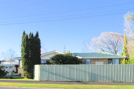 Photo of property in 56 Braid Road, St Andrews, Hamilton, 3200